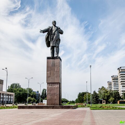 Памятник Владимиру Ильичу Ленину. Волжский