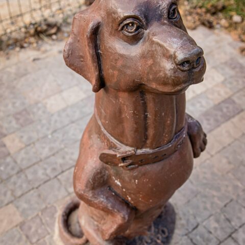 Жанровая скульптура "Собака"