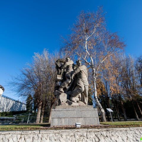 Памятник «крах фашизма» на Площади Героев на Мамаевом кургане Достопримечательность Арт-Квест-Прогулка