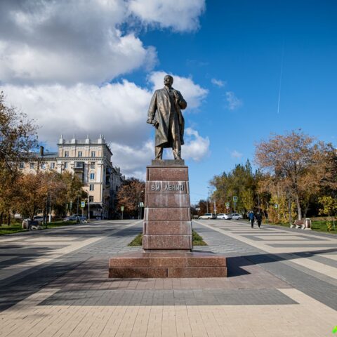 Памятник В.И. Ленину на площади Титова Достопримечательность Арт-Квест-Прогулка