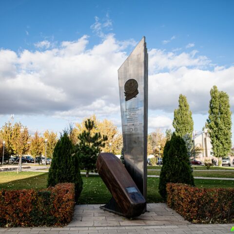 Памятник трудовой славы завода Красный Октябрь Достопримечательность Арт-Квест-Прогулка