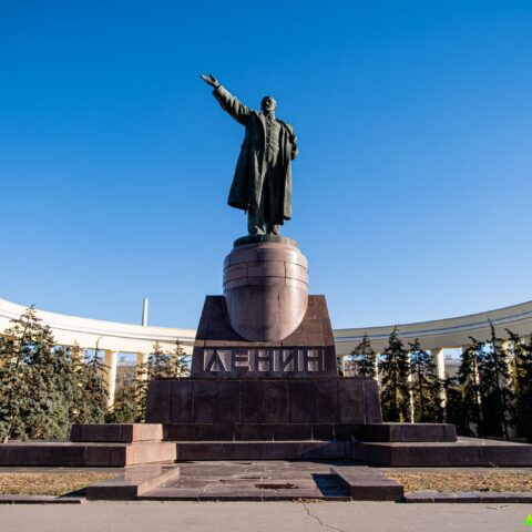 Памятник В.И. Ленину на площади Ленина Достопримечательность Арт-Квест-Прогулка 