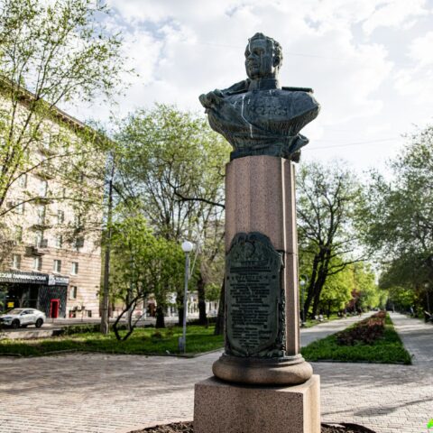 Памятник Ефремову В. С. Волгоград. Достопримечательность Арт-Квест-Прогулка