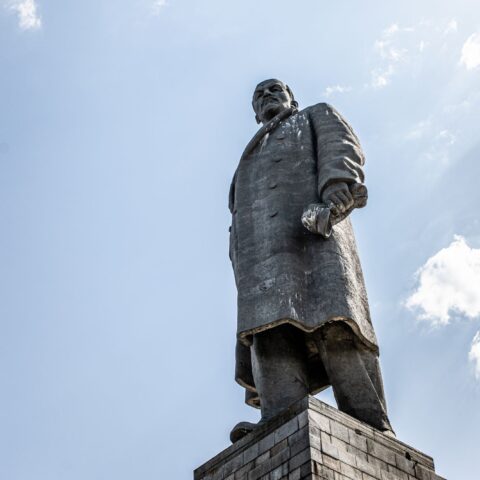Самый большой в мире памятник В.И. Ленину Волгоград. Достопримечательность Арт-Квест-Прогулка