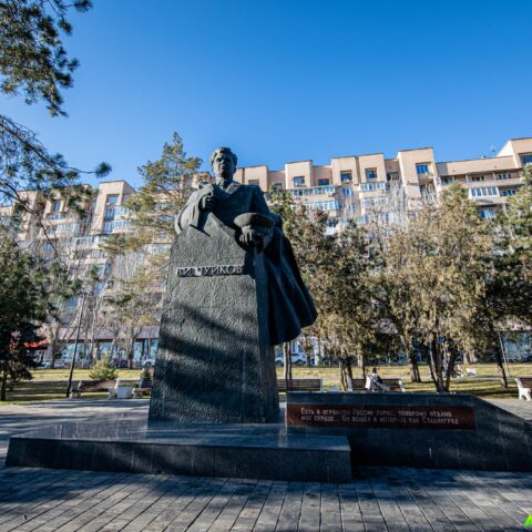 Памятник Маршалу В.И. Чуйкову. Волгоград. Достопримечательность Арт-Квест-Прогулка