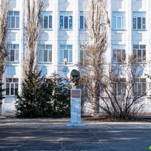 Бюст Ф.Э. Дзержинского, ул. Маршала Чуйкова Волгоград. Достопримечательность Арт-Квест-Прогулка