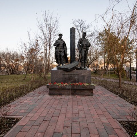 Памятник пограничникам всех поколений Волгоград. Достопримечательность Арт-Квест-Прогулка